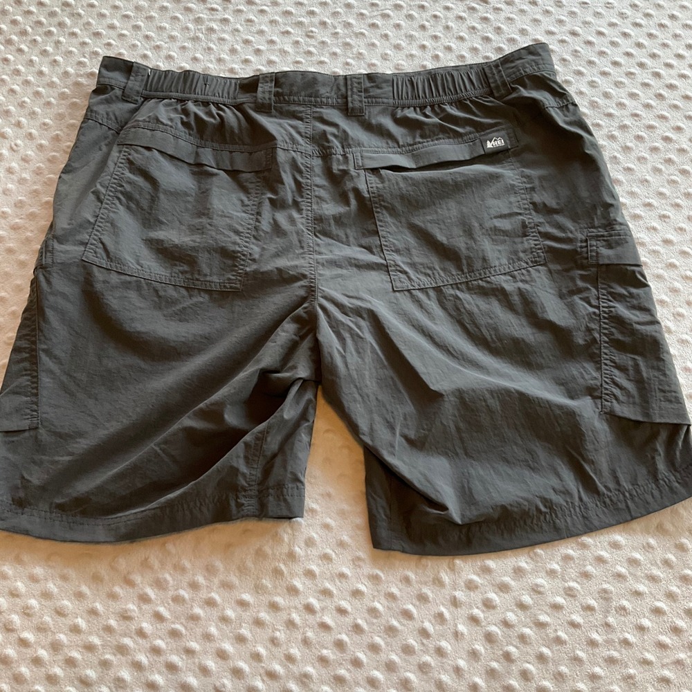 REI Co-op Cargo Shorts Men 42 Dark Gray Relaxed Fit Hiking Outdoor Utility - Picture 5 of 6